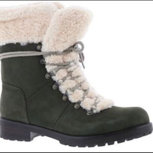 UGG green Fraser lace up boots